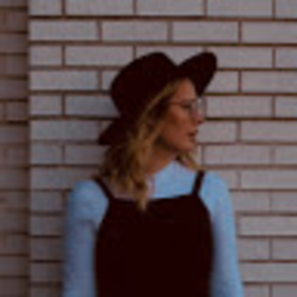 Meet your Posher, Samantha - Picture 1 of 1